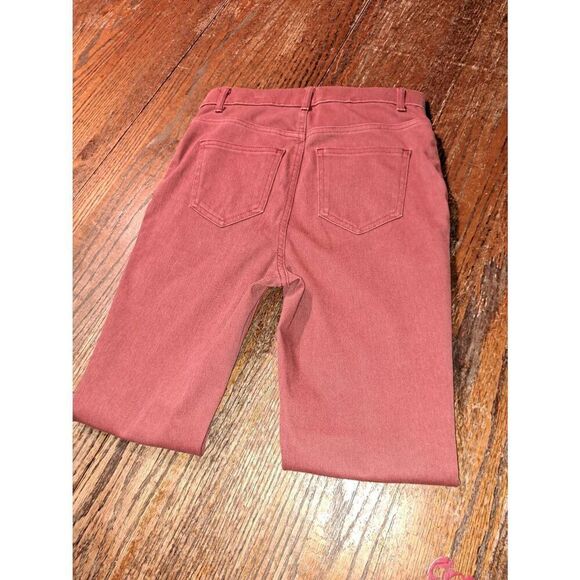 XS 0-2 Time & Tru Red High Rise Pull On Skinny Pants Rear Pockets Belt Loops - Picture 3 of 3